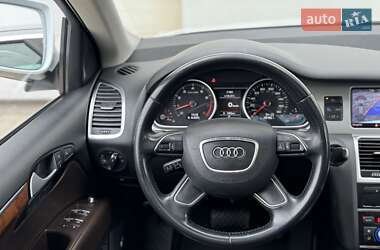 Позашляховик / Кросовер Audi Q7 2015 в 