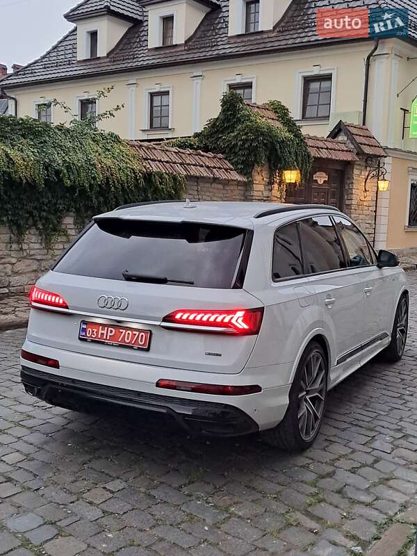 Внедорожник / Кроссовер Audi Q7 2020 в Каменец-Подольском