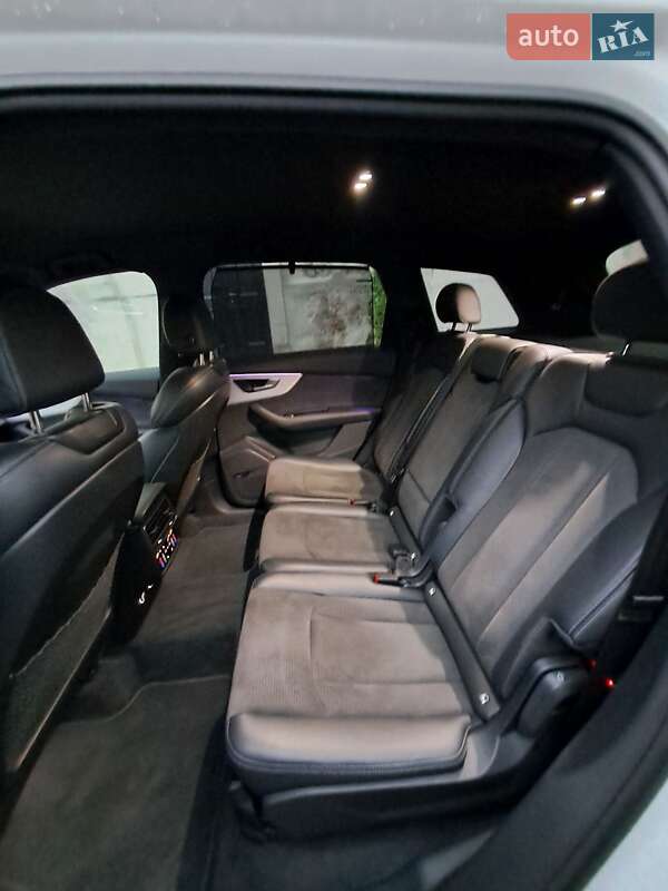 Внедорожник / Кроссовер Audi Q7 2020 в Каменец-Подольском