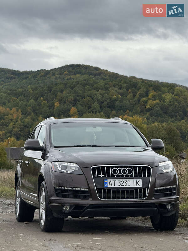 Позашляховик / Кросовер Audi Q7 2013 в 