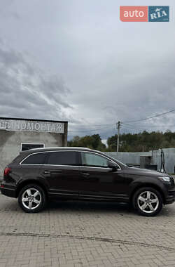 Позашляховик / Кросовер Audi Q7 2013 в 