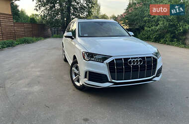 Позашляховик / Кросовер Audi Q7 2020 в 