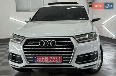 Внедорожник / Кроссовер Audi Q7 2018 в 