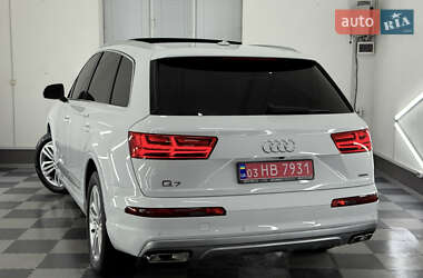 Внедорожник / Кроссовер Audi Q7 2018 в 