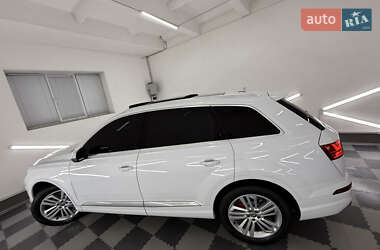Внедорожник / Кроссовер Audi Q7 2018 в 