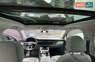 Позашляховик / Кросовер Audi Q7 2020 в 
