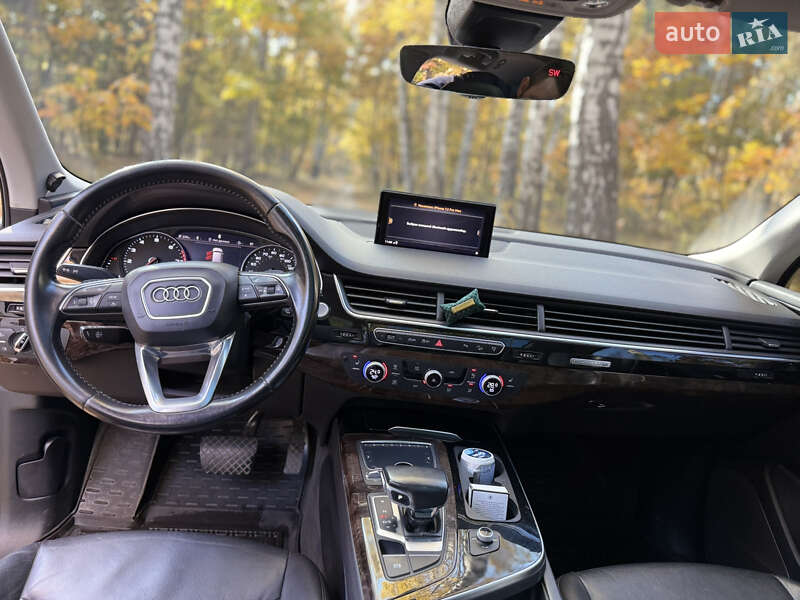 Позашляховик / Кросовер Audi Q7 2017 в Полтаві