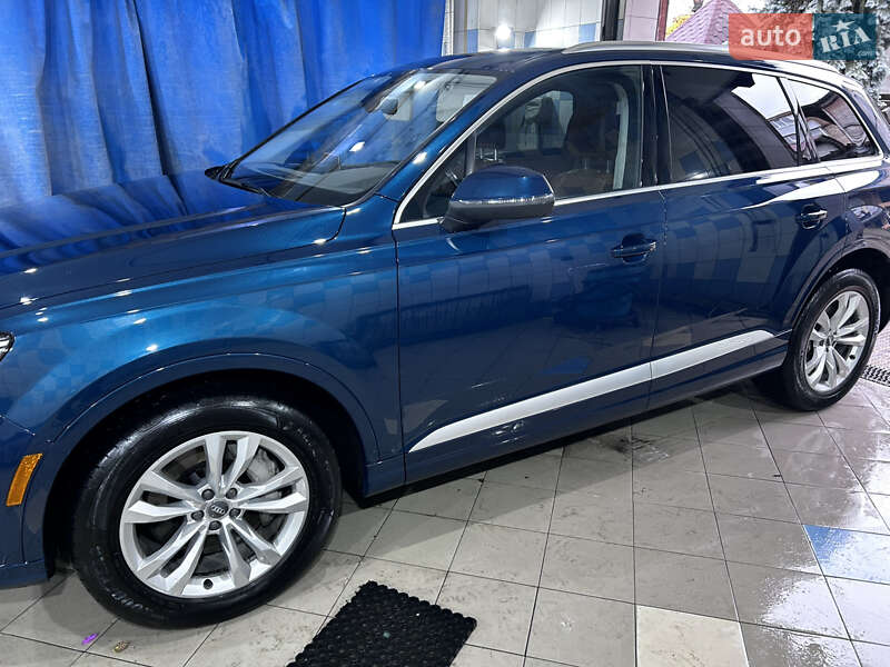 Позашляховик / Кросовер Audi Q7 2018 в Ірпені