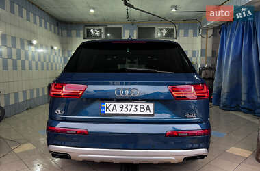 Внедорожник / Кроссовер Audi Q7 2018 в 