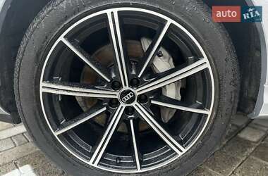 Позашляховик / Кросовер Audi Q7 2020 в 