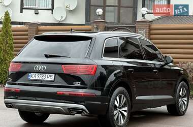Позашляховик / Кросовер Audi Q7 2016 в 