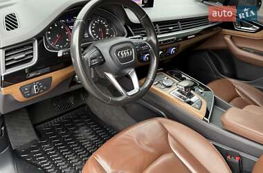 Позашляховик / Кросовер Audi Q7 2016 в 