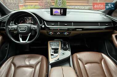 Позашляховик / Кросовер Audi Q7 2016 в 