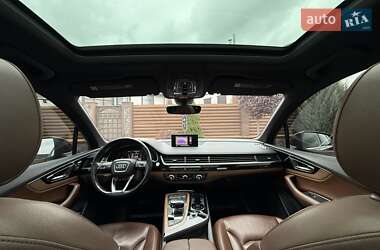 Позашляховик / Кросовер Audi Q7 2016 в 