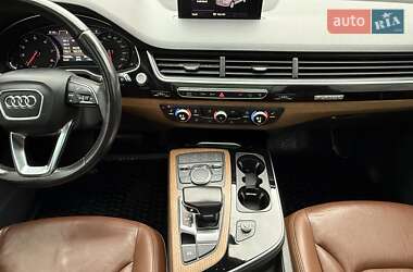 Позашляховик / Кросовер Audi Q7 2016 в 