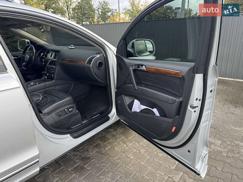 Позашляховик / Кросовер Audi Q7 2013 в Кагарлику