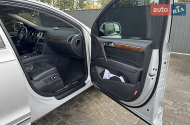 Позашляховик / Кросовер Audi Q7 2013 в 