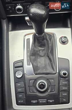 Позашляховик / Кросовер Audi Q7 2011 в 