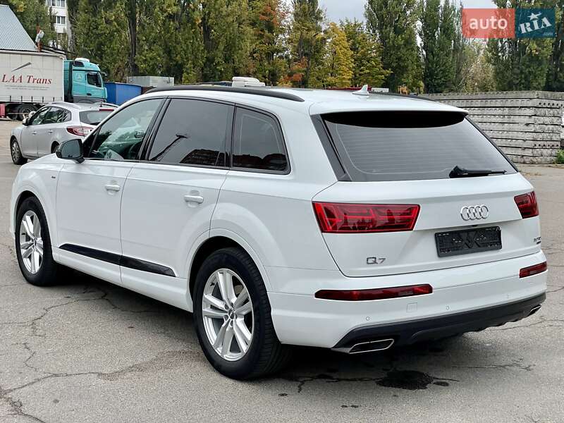 Внедорожник / Кроссовер Audi Q7 2019 в Киеве