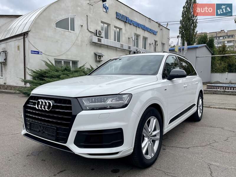 Внедорожник / Кроссовер Audi Q7 2019 в Киеве