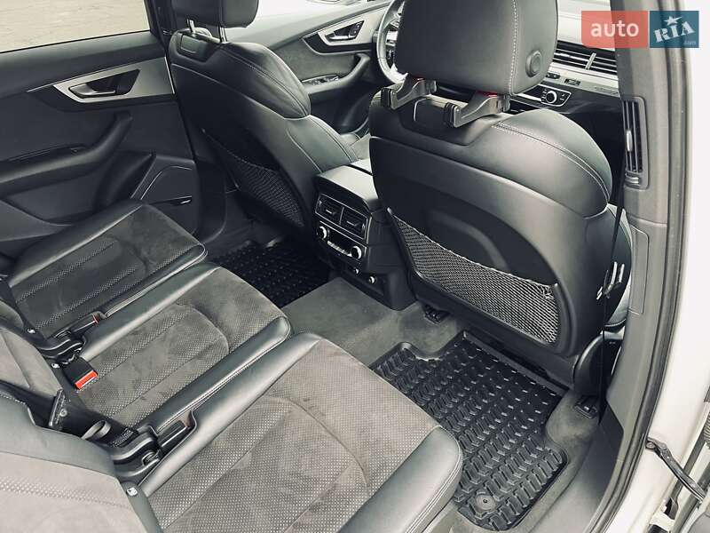 Внедорожник / Кроссовер Audi Q7 2019 в Киеве