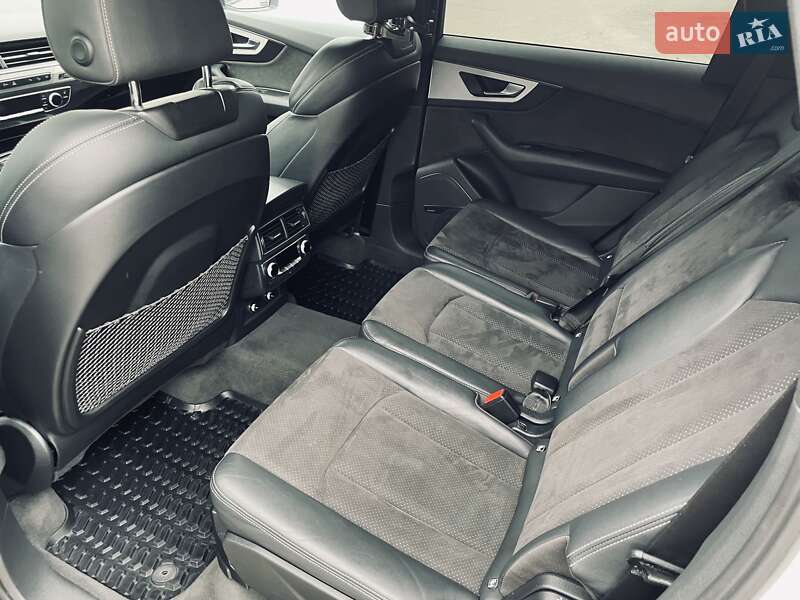 Внедорожник / Кроссовер Audi Q7 2019 в Киеве