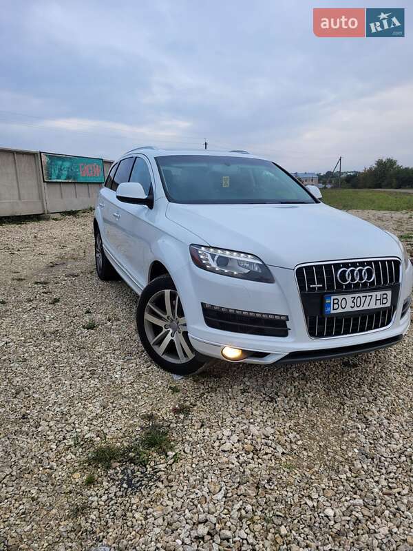 Позашляховик / Кросовер Audi Q7 2015 в Волочиську