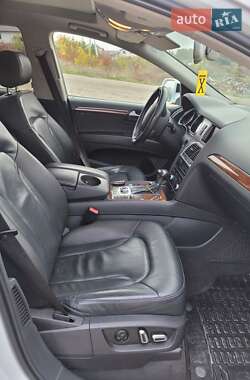 Позашляховик / Кросовер Audi Q7 2015 в 