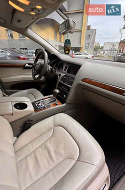 Позашляховик / Кросовер Audi Q7 2014 в 