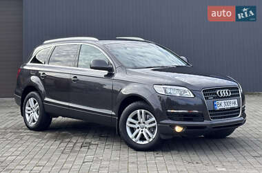 Позашляховик / Кросовер Audi Q7 2008 в 
