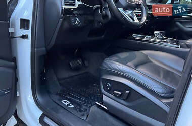 Позашляховик / Кросовер Audi Q7 2016 в 