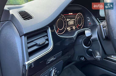 Позашляховик / Кросовер Audi Q7 2016 в 