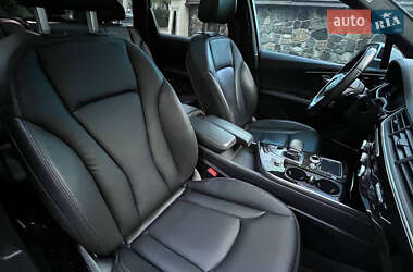 Позашляховик / Кросовер Audi Q7 2016 в 