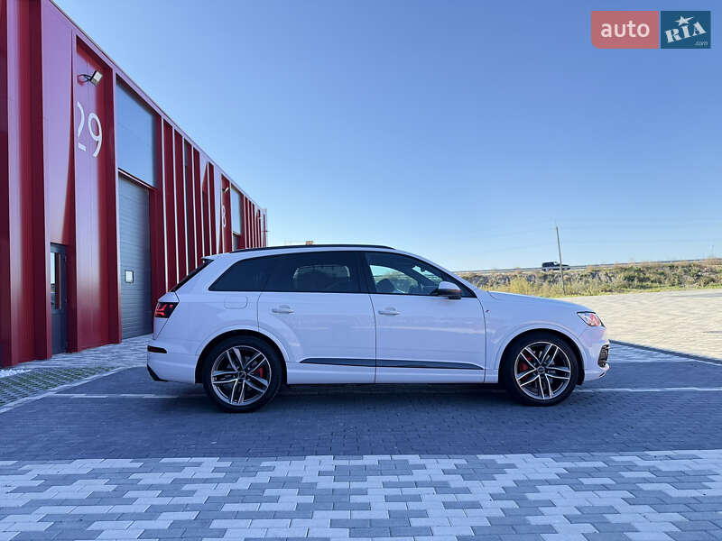 Внедорожник / Кроссовер Audi Q7 2017 в Львове