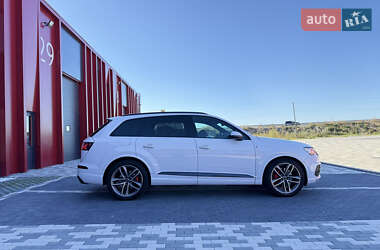 Позашляховик / Кросовер Audi Q7 2017 в 