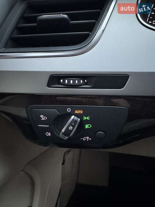 Позашляховик / Кросовер Audi Q7 2019 в Дніпрі