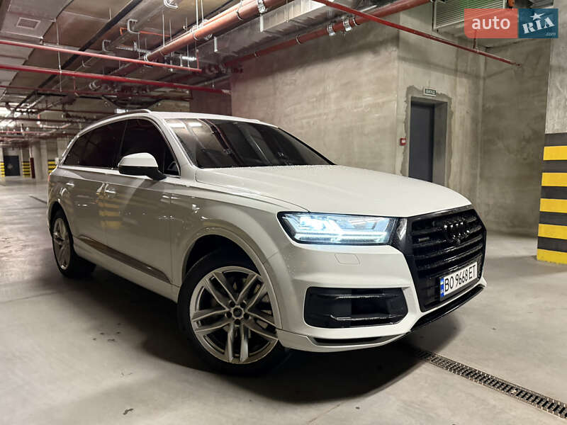 Внедорожник / Кроссовер Audi Q7 2015 в Ровно