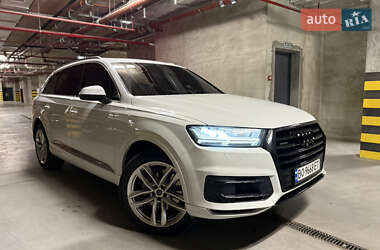 Позашляховик / Кросовер Audi Q7 2015 в 