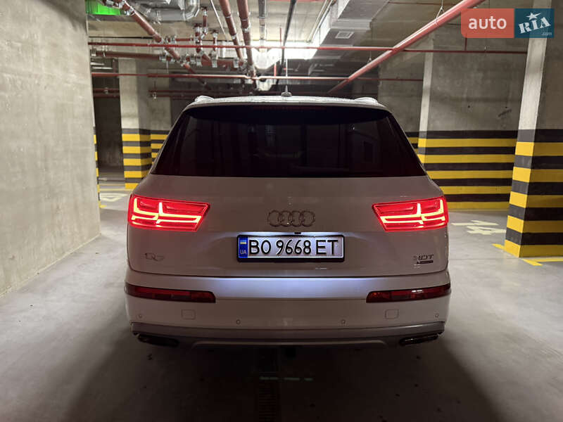Внедорожник / Кроссовер Audi Q7 2015 в Ровно