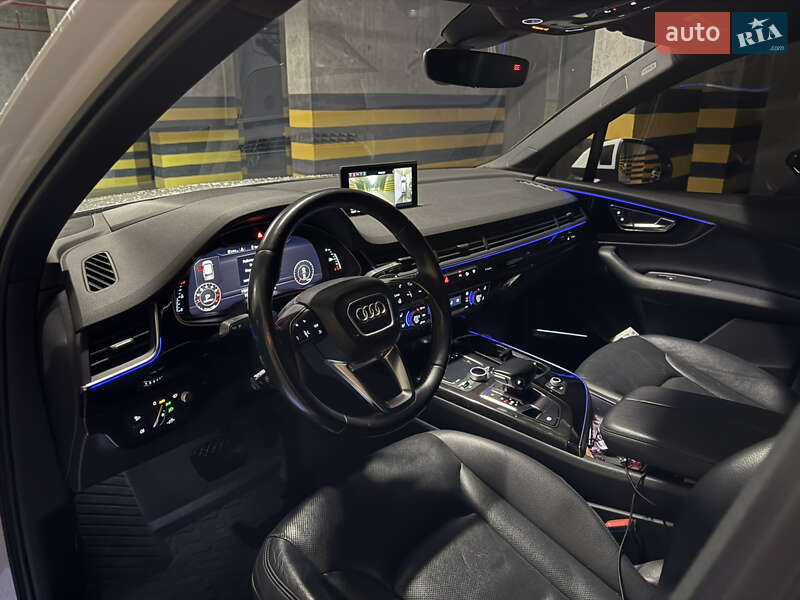 Внедорожник / Кроссовер Audi Q7 2015 в Ровно