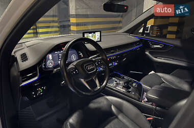 Позашляховик / Кросовер Audi Q7 2015 в 