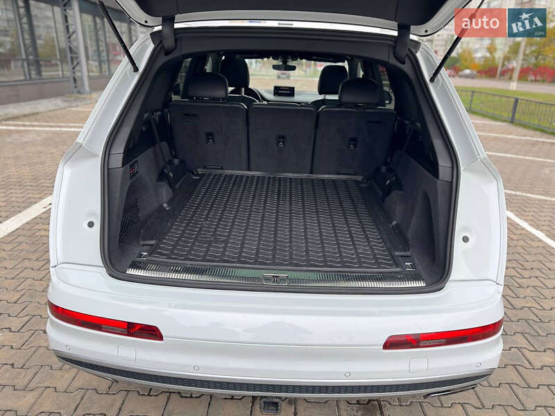 Позашляховик / Кросовер Audi Q7 2016 в Сумах