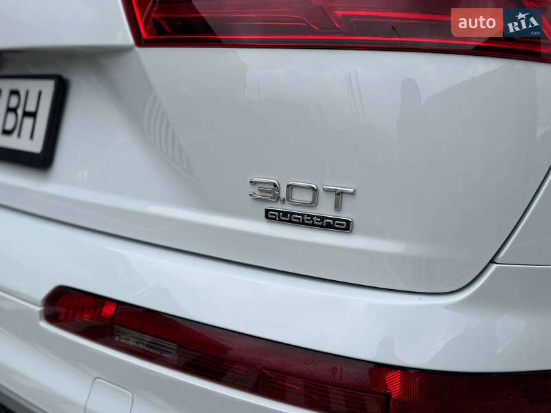 Позашляховик / Кросовер Audi Q7 2016 в Сумах