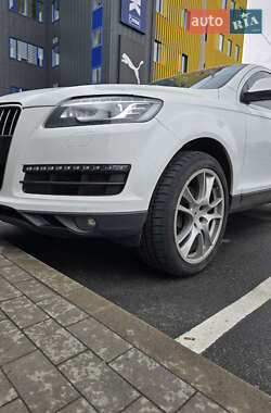 Внедорожник / Кроссовер Audi Q7 2013 в 