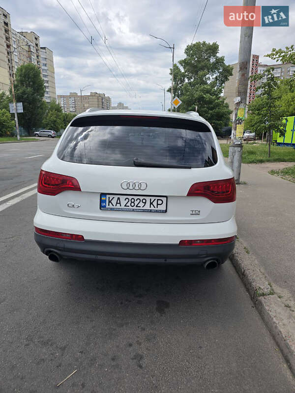 Позашляховик / Кросовер Audi Q7 2013 в Києві