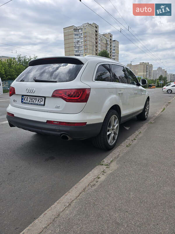 Позашляховик / Кросовер Audi Q7 2013 в Києві