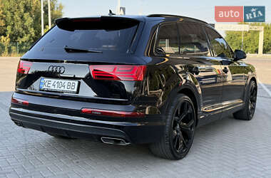 Позашляховик / Кросовер Audi Q7 2015 в 
