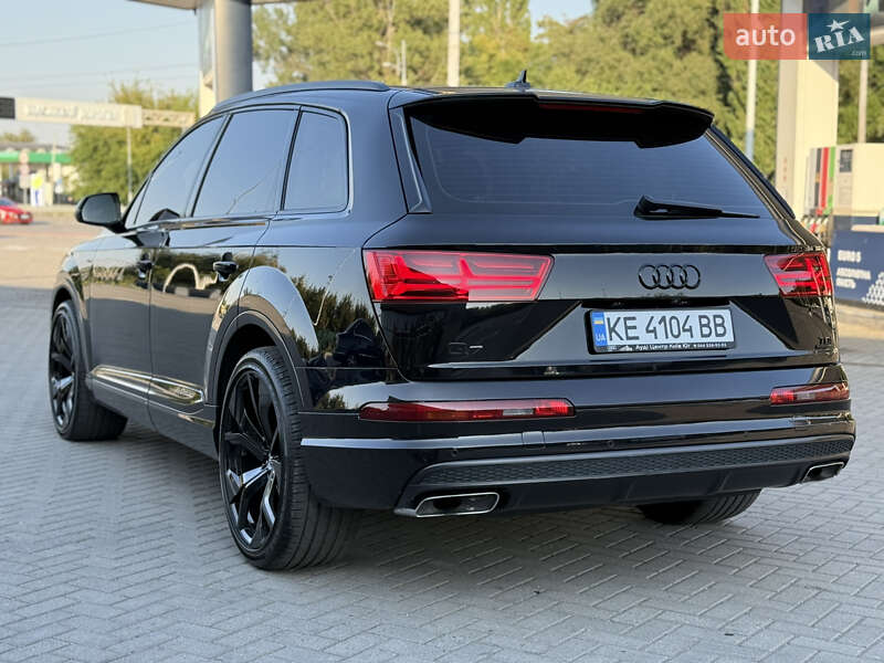 Позашляховик / Кросовер Audi Q7 2015 в Дніпрі