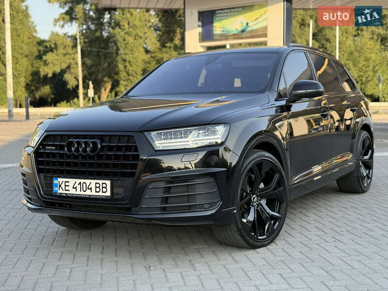 Позашляховик / Кросовер Audi Q7 2015 в Дніпрі