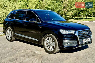 Позашляховик / Кросовер Audi Q7 2016 в 